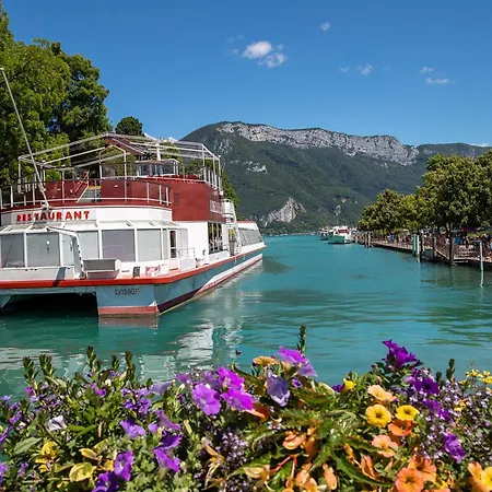 Apartment Olympe-free Carpark, 7 Min From Old Town, Spacious & Calm